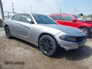✅ 2017 Dodge Charger SXT • VIN: 2C3CDXJG1HH564001 • Lot: 42415409. Wystawiony na IAAI z przebiegiem 67 610 mil. Bezpłatny archiwum sprzedaży aukcyjnych z USA i szczegółowy raport historii pojazdu na DreamBid. Zdjęcie 1.