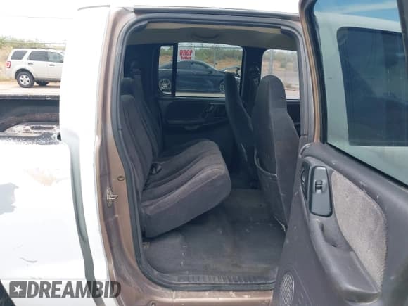 ✅ 2000 Dodge Dakota Sport • VIN: 1B7GL2AX6YS715278 • Lot: 42797228. Listed on IAAI with 254,605 mi. Free auction sales archive from the USA and detailed vehicle history report at DreamBid. Image 8.