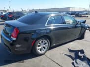 ✅ 2020 Chrysler 300 Touring L • VIN: 2C3CCAAG4LH250030 • Лот: 43503597. Опубликован ранее на IAAI с пробегом 72 626 миль. Бесплатный доступ к архиву аукционных продаж из США и подробный отчёт об истории автомобиля на DreamBid. Изображение 4.