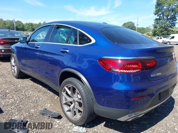✅ 2021 Mercedes-Benz GLC 300 • VIN: W1N0J8EB2MF908886 • Lot: 43181929. Listed on IAAI with 41,752 mi. Free auction sales archive from the USA and detailed vehicle history report at DreamBid. Image 3.