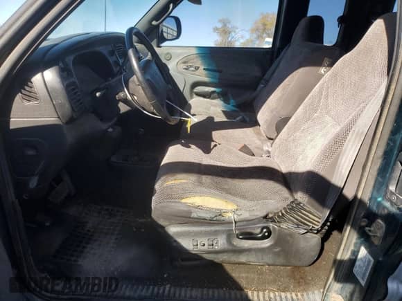 1998 Dodge 1500 с VIN 3B7HF13ZXWG179024, выставлен на аукционе Copart как лот 81516324 с пробегом 353 700 миль миль и Списание • Salvage title. История ставок и продаж доступна на DreamBid. Изображение 7.