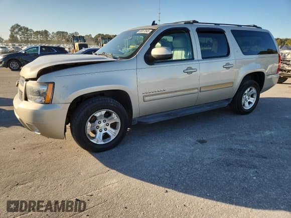 ✅ 2013 Chevrolet Suburban LT • VIN: 1GNSCJE0XDR242026 • Lot: 89857545. Listed on Copart with 183,671 mi. Free auction sales archive from the USA and detailed vehicle history report at DreamBid. Image 1.