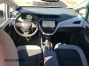 ✅ 2020 Chevrolet Bolt EV LT • VIN: 1G1FY6S02L4141595 • Lot: 80567294. Wystawiony na Copart z przebiegiem 74 786 mil. Bezpłatny archiwum sprzedaży aukcyjnych z USA i szczegółowy raport historii pojazdu na DreamBid. Zdjęcie 8.