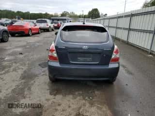2008 Hyundai Accent GS z VIN KMHCM36C88U086002, wystawiony jako Copart lot #79438824 z przebiegiem Nie podano mil oraz Czysty tytuł • Clean title. Historia ofert i sprzedaży dostępna na DreamBid. Obrazek 6.