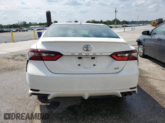 2022 Toyota Camry SE with VIN 4T1G11AK6NU664266, listed as a Copart auction lot 80163755 with 57,186 mi miles and Clean title. Bid and sale history available at DreamBid. Image 6.
