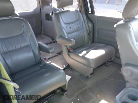 ✅ 2010 Honda Odyssey LX • VIN: 5FNRL3H23AB015696 • Lot: 43404697. Listed on IAAI with 195,124 mi. Free auction sales archive from the USA and detailed vehicle history report at DreamBid. Image 8.