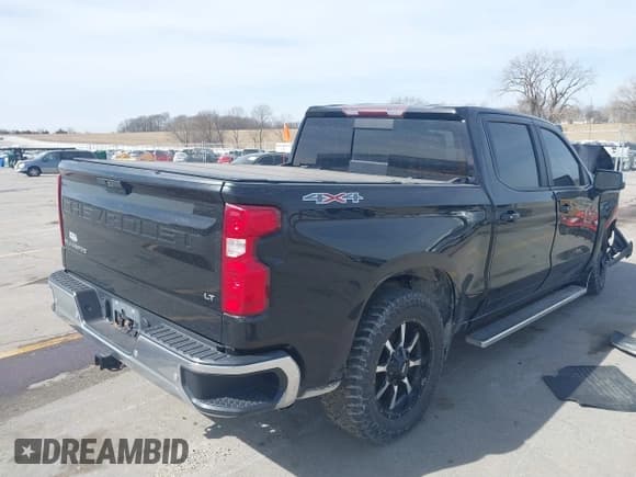 ✅ 2019 Chevrolet Silverado 1500 LT • VIN: 3GCPYDEK8KG116134 • Lot: 41815843. Wystawiony na IAAI z przebiegiem 116 756 mil. Bezpłatny archiwum sprzedaży aukcyjnych z USA i szczegółowy raport historii pojazdu na DreamBid. Zdjęcie 4.