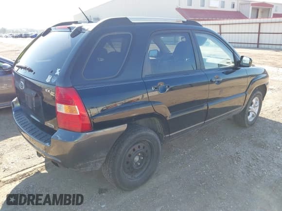 ✅ 2006 Kia Sportage LX • VIN: KNDJF723X67265995 • Лот: 43309100. Опубликован ранее на IAAI с пробегом 186 356 миль. Бесплатный доступ к архиву аукционных продаж из США и подробный отчёт об истории автомобиля на DreamBid. Изображение 4.