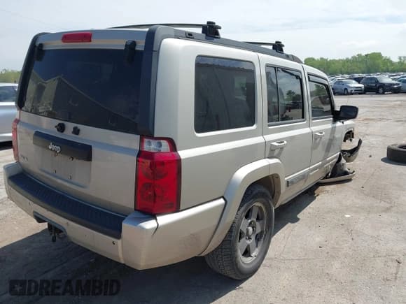✅ 2007 Jeep Commander Sport • VIN: 1J8HG48K87C617899 • Лот: 42264678. Опубликован ранее на IAAI с пробегом 206 876 миль. Бесплатный доступ к архиву аукционных продаж из США и подробный отчёт об истории автомобиля на DreamBid. Изображение 4.