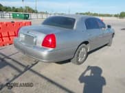 ✅ 2009 Lincoln Town Car Signature Limited • VIN: 2LNHM82V59X622733 • Lot: 43516450. Listed on IAAI with 159,313 mi. Free auction sales archive from the USA and detailed vehicle history report at DreamBid. Image 4.