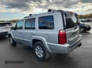 ✅ 2007 Jeep Commander Overland • VIN: 1J8HG68257C671205 • Лот: 82602575. Опубликован ранее на Copart с пробегом 159 536 миль. Бесплатный доступ к архиву аукционных продаж из США и подробный отчёт об истории автомобиля на DreamBid. Изображение 2.