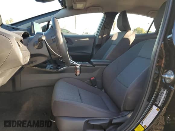 2025 Toyota Prius LE с VIN JTDACAAU8S3059589, выставлен на аукционе Copart как лот 72100945 с пробегом 14 715 миль миль и Списание • Salvage title. История ставок и продаж доступна на DreamBid. Изображение 7.