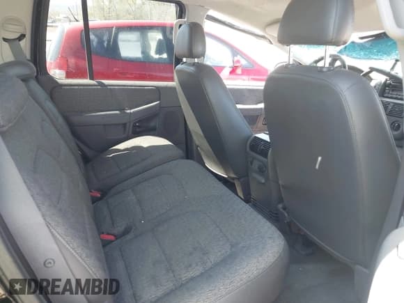 ✅ 2002 Ford Explorer XLS • VIN: 1FMDU72K22ZC48368 • Lot: 42017501. Wystawiony na IAAI z przebiegiem 139 875 mil. Bezpłatny archiwum sprzedaży aukcyjnych z USA i szczegółowy raport historii pojazdu na DreamBid. Zdjęcie 8.