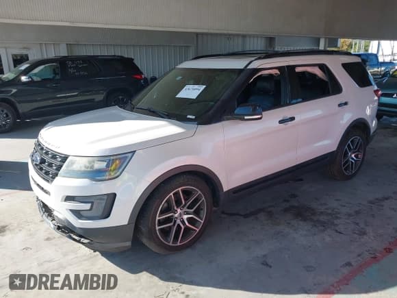 ✅ 2017 Ford Explorer Sport • VIN: 1FM5K8GT4HGA08213 • Lot: 43674094. Wystawiony na IAAI z przebiegiem Nie podano. Bezpłatny archiwum sprzedaży aukcyjnych z USA i szczegółowy raport historii pojazdu na DreamBid. Zdjęcie 17.