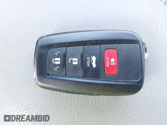 ✅ 2022 Toyota Camry Hybrid SE • VIN: 4T1G31AK9NU038804 • Лот: 42479021. Опубликован ранее на IAAI с пробегом 136 422 миль. Бесплатный доступ к архиву аукционных продаж из США и подробный отчёт об истории автомобиля на DreamBid. Изображение 11.