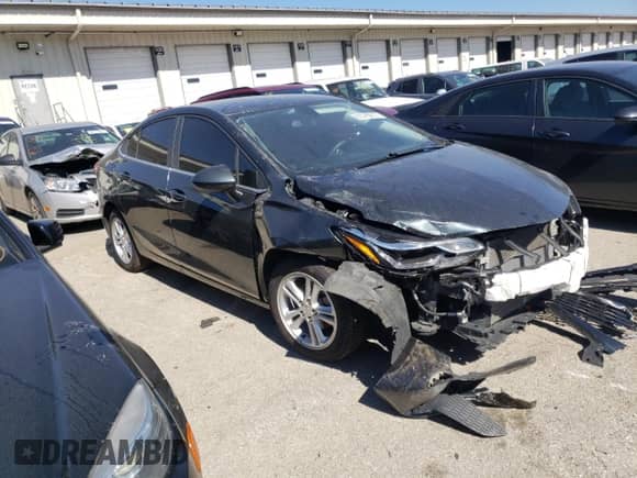 ✅ 2018 Chevrolet Cruze LT • VIN: 1G1BE5SM9J7178014 • Lot: 61010912. Wystawiony na Copart z przebiegiem 82 527 mil mil. Skorzystaj z bezpłatnego archiwum sprzedaży aukcyjnych z USA i zobacz szczegółowy raport historii pojazdu na DreamBid. Zdjęcie 1.