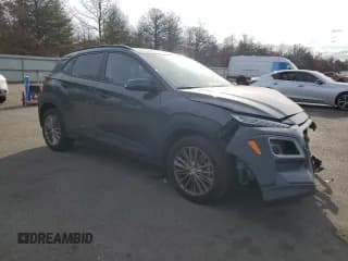 ✅ 2018 Hyundai Kona SEL • VIN: KM8K2CAA3JU184559 • Лот: 77179824. Опубликован ранее на Copart с пробегом 83 027 миль. Бесплатный доступ к архиву аукционных продаж из США и подробный отчёт об истории автомобиля на DreamBid. Изображение 4.