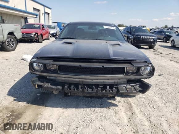 2014 Dodge Challenger SXT z VIN 2C3CDYAG4EH116448, wystawiony jako Copart lot #74385454 z przebiegiem 239 499 mil mil oraz Czysty tytuł • Clean title. Historia ofert i sprzedaży dostępna na DreamBid. Obrazek 5.