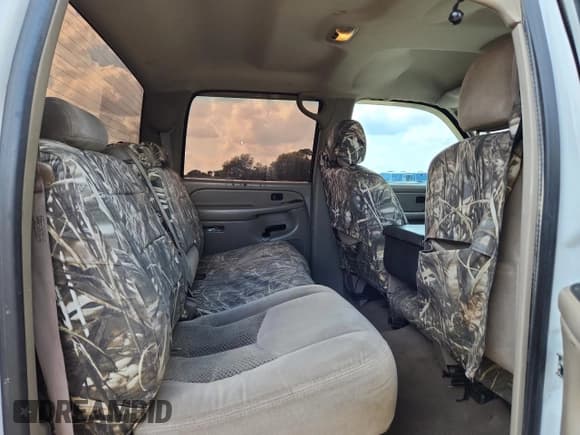 ✅ 2004 Chevrolet Silverado 2500HD LS • VIN: 1GCHK23U64F258369 • Lot: 71548495. Wystawiony na Copart z przebiegiem 225 690 mil. Bezpłatny archiwum sprzedaży aukcyjnych z USA i szczegółowy raport historii pojazdu na DreamBid. Zdjęcie 10.