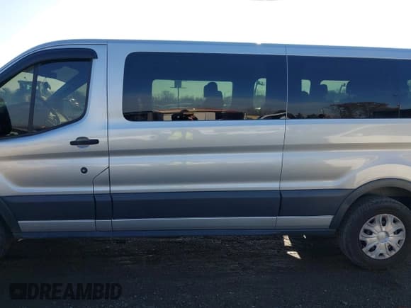 ✅ 2017 Ford Transit XL • VIN: 1FBZX2YM1HKA40730 • Лот: 43749845. Опубликован ранее на IAAI с пробегом Не указан. Бесплатный доступ к архиву аукционных продаж из США и подробный отчёт об истории автомобиля на DreamBid. Изображение 14.