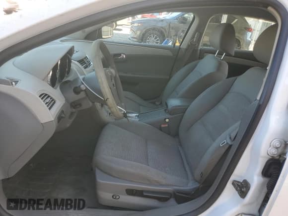 ✅ 2010 Chevrolet Malibu 1FL • VIN: 1G1ZA5E0XAF155852 • Lot: 74593254. Listed on Copart with 216,636 mi. Free auction sales archive from the USA and detailed vehicle history report at DreamBid. Image 7.