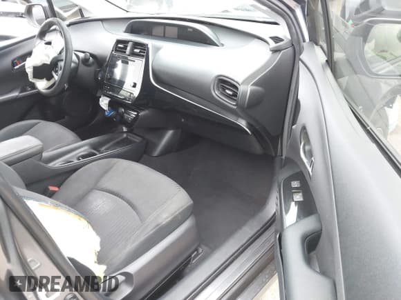 ✅ 2018 Toyota Prius Two • VIN: JTDKBRFU9J3596467 • Lot: 42213276. Listed on IAAI with Not provided. Free auction sales archive from the USA and detailed vehicle history report at DreamBid. Image 5.