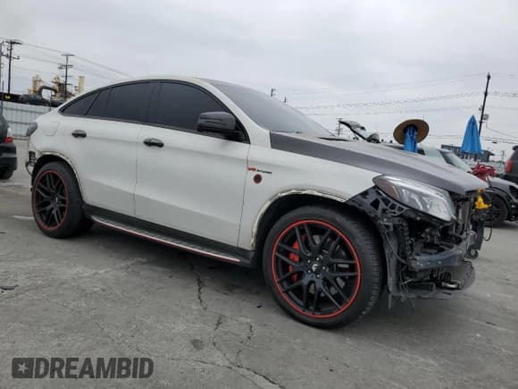 ✅ 2017 Mercedes-Benz GLE 63 S AMG • VIN: 4JGED7FBXHA064043 • Lot: 54232845. Wystawiony na Copart z przebiegiem 63 645 mil. Bezpłatny archiwum sprzedaży aukcyjnych z USA i szczegółowy raport historii pojazdu na DreamBid. Zdjęcie 4.