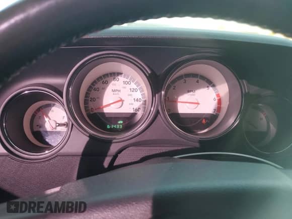 2010 Dodge Challenger R/T Classic z VIN 2B3CJ5DT2AH323427, wystawiony jako Copart lot #72934564 z przebiegiem 61 433 mil mil oraz Szkoda całkowita • Salvage title. Historia ofert i sprzedaży dostępna na DreamBid. Obrazek 9.