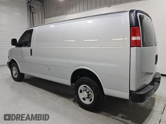✅ 2024 Chevrolet Express Cargo • VIN: 1GCWGAFPXR1100548 • Lot: 91178245. Wystawiony na Copart z przebiegiem 165 397 mil. Bezpłatny archiwum sprzedaży aukcyjnych z USA i szczegółowy raport historii pojazdu na DreamBid. Zdjęcie 2.