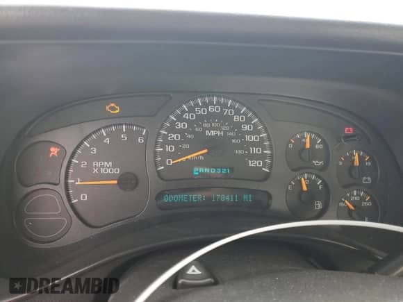 ✅ 2005 Chevrolet Silverado 1500 • VIN: 1GCEC19T45E323283 • Lot: 72714604. Wystawiony na Copart z przebiegiem 178 411 mil mil. Skorzystaj z bezpłatnego archiwum sprzedaży aukcyjnych z USA i zobacz szczegółowy raport historii pojazdu na DreamBid. Zdjęcie 9.