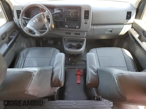 ✅ 2016 Nissan NV S • VIN: 5BZBF0AA1GN852479 • Лот: 71951265. Опубликован ранее на Copart с пробегом 121 100 миль. Бесплатный доступ к архиву аукционных продаж из США и подробный отчёт об истории автомобиля на DreamBid. Изображение 8.