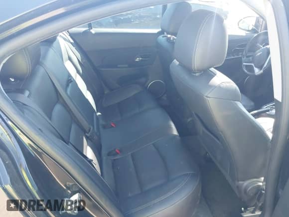 2016 Chevrolet Cruze LTZ z VIN 1G1PG5SB4G7193110, wystawiony jako IAAI lot #43450332 z przebiegiem 176 393 mil mil oraz . Historia ofert i sprzedaży dostępna na DreamBid. Obrazek 8.