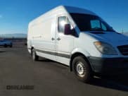 ✅ 2012 Mercedes-Benz Sprinter Cargo • VIN: WD3PE8CB7C5696482 • Lot: 43338712. Wystawiony na IAAI z przebiegiem 221 735 mil. Bezpłatny archiwum sprzedaży aukcyjnych z USA i szczegółowy raport historii pojazdu na DreamBid. Zdjęcie 6.