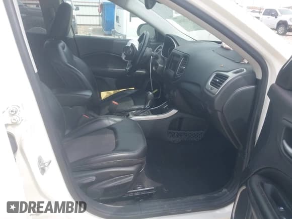 ✅ 2018 Jeep Compass Altitude • VIN: 3C4NJCBBXJT226652 • Лот: 43236941. Опубликован ранее на IAAI с пробегом 65 701 миль. Бесплатный доступ к архиву аукционных продаж из США и подробный отчёт об истории автомобиля на DreamBid. Изображение 5.