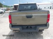 ✅ 2025 Toyota Tacoma SR • VIN: 3TMLB5JN8SM108333 • Лот: 42528079. Опубликован ранее на IAAI с пробегом 3 596 миль. Бесплатный доступ к архиву аукционных продаж из США и подробный отчёт об истории автомобиля на DreamBid. Изображение 16.