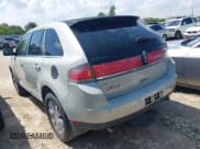 ✅ 2007 Lincoln MKX • VIN: 2LMDU68C47BJ12087 • Lot: 42821225. Wystawiony na IAAI z przebiegiem 183 418 mil. Bezpłatny archiwum sprzedaży aukcyjnych z USA i szczegółowy raport historii pojazdu na DreamBid. Zdjęcie 3.