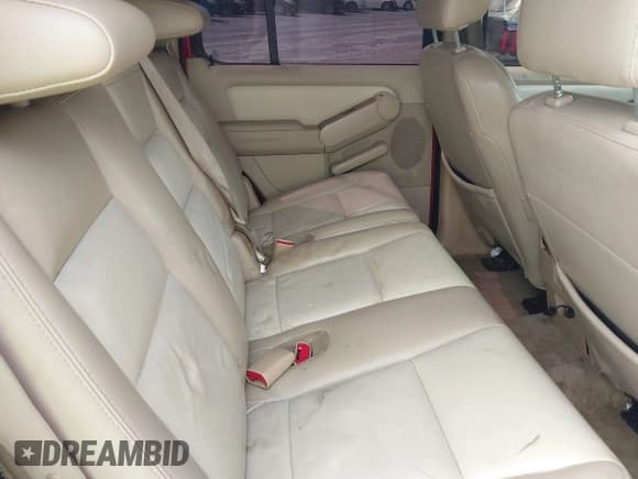 ✅ 2006 Ford Explorer Eddie Bauer • VIN: 1FMEU64846ZA06669 • Lot: 42619662. Wystawiony na IAAI z przebiegiem 200 586 mil. Bezpłatny archiwum sprzedaży aukcyjnych z USA i szczegółowy raport historii pojazdu na DreamBid. Zdjęcie 8.