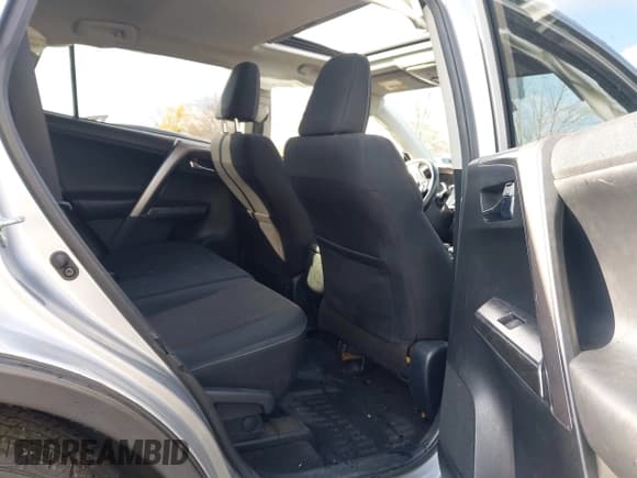 ✅ 2018 Toyota RAV4 XLE • VIN: JTMRFREV8JJ252606 • Лот: 43615455. Опубликован ранее на IAAI с пробегом 48 123 миль. Бесплатный доступ к архиву аукционных продаж из США и подробный отчёт об истории автомобиля на DreamBid. Изображение 8.