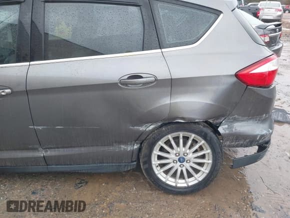 ✅ 2013 Ford C-Max SEL • VIN: 1FADP5CUXDL514988 • Lot: 41544219. Wystawiony na IAAI z przebiegiem 259 557 mil. Bezpłatny archiwum sprzedaży aukcyjnych z USA i szczegółowy raport historii pojazdu na DreamBid. Zdjęcie 6.