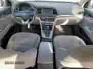 2020 Hyundai Elantra SEL z VIN 5NPD84LF8LH543055, wystawiony jako Copart lot #59873625 z przebiegiem 135 418 mil mil oraz Szkoda całkowita • Salvage title. Historia ofert i sprzedaży dostępna na DreamBid. Obrazek 8.