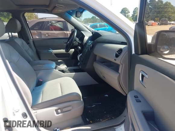 ✅ 2011 Honda Pilot EX-L • VIN: 5FNYF3H71BB002820 • Lot: 42821577. Listed on IAAI with 167,697 mi. Free auction sales archive from the USA and detailed vehicle history report at DreamBid. Image 5.