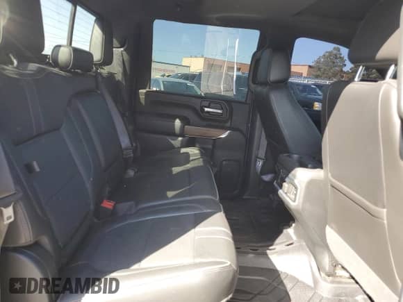 2020 Chevrolet Silverado 3500HD High Country z VIN 1GC4YVEYXLF105443, wystawiony jako Copart lot #52015675 z przebiegiem 73 070 mil mil oraz Szkoda całkowita • Salvage title. Historia ofert i sprzedaży dostępna na DreamBid. Obrazek 10.