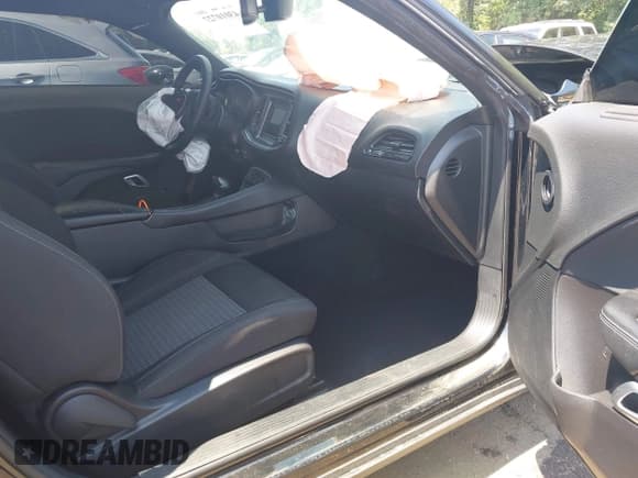 ✅ 2021 Dodge Challenger SXT • VIN: 2C3CDZAG3MH552101 • Lot: 43010727. Wystawiony na IAAI z przebiegiem 45 104 mil. Bezpłatny archiwum sprzedaży aukcyjnych z USA i szczegółowy raport historii pojazdu na DreamBid. Zdjęcie 5.