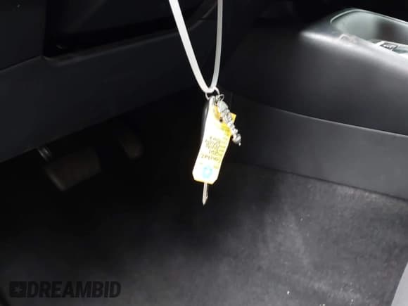 ✅ 2021 Toyota Corolla SE • VIN: 5YFS4MCEXMP094136 • Lot: 42608199. Wystawiony na IAAI z przebiegiem 125 544 mil. Bezpłatny archiwum sprzedaży aukcyjnych z USA i szczegółowy raport historii pojazdu na DreamBid. Zdjęcie 11.