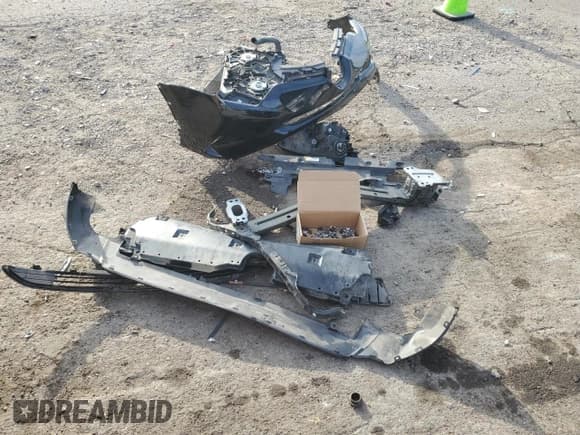 ✅ 2018 Toyota RAV4 LE • VIN: 2T3ZFREV2JW485558 • Lot: 93493835. Wystawiony na Copart z przebiegiem 171 030 mil. Bezpłatny archiwum sprzedaży aukcyjnych z USA i szczegółowy raport historii pojazdu na DreamBid. Zdjęcie 13.