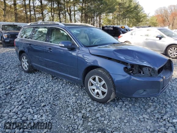 ✅ 2010 Volvo V70 • VIN: YV1960BW7A1164858 • Lot: 53469725. Listed on Copart with 193,336 mi. Free auction sales archive from the USA and detailed vehicle history report at DreamBid. Image 4.