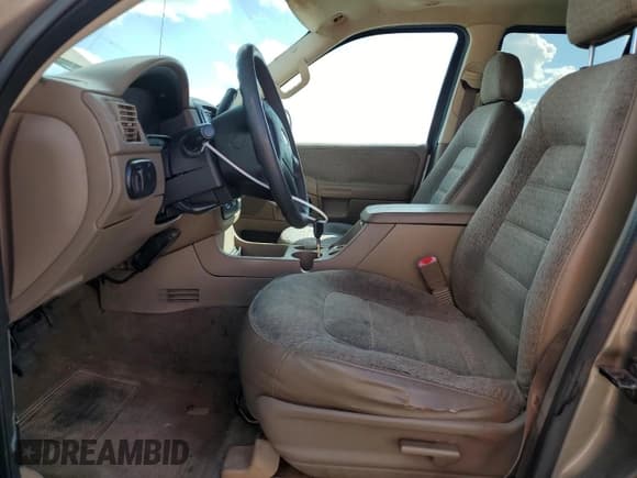 ✅ 2003 Ford Explorer XLS • VIN: 1FMZU62K23UB71371 • Lot: 86670765. Listed on Copart with 236,574 mi. Free auction sales archive from the USA and detailed vehicle history report at DreamBid. Image 7.