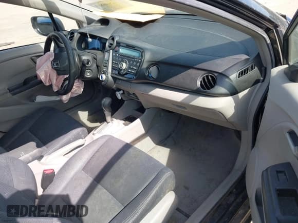 ✅ 2011 Honda Insight LX • VIN: JHMZE2H55BS009142 • Лот: 42146813. Опубликован ранее на IAAI с пробегом 231 260 миль. Бесплатный доступ к архиву аукционных продаж из США и подробный отчёт об истории автомобиля на DreamBid. Изображение 5.