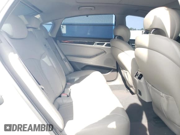 ✅ 2016 Hyundai Genesis 3.8L • VIN: KMHGN4JE3GU106166 • Lot: 84873584. Wystawiony na Copart z przebiegiem 82 609 mil. Bezpłatny archiwum sprzedaży aukcyjnych z USA i szczegółowy raport historii pojazdu na DreamBid. Zdjęcie 10.