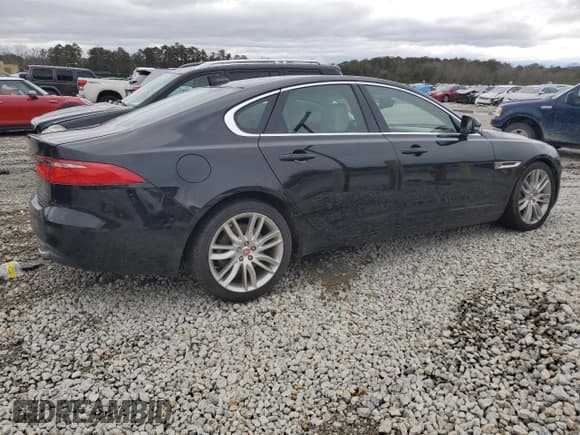 ✅ 2017 Jaguar XF 35t Prestige • VIN: SAJBE4BV2HCY37158 • Лот: 41450445. Опубликован ранее на Copart с пробегом 94 800 миль. Бесплатный доступ к архиву аукционных продаж из США и подробный отчёт об истории автомобиля на DreamBid. Изображение 3.